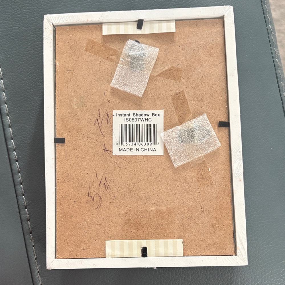 Instant Shadow Box with White Frame - Picture 4 of 9